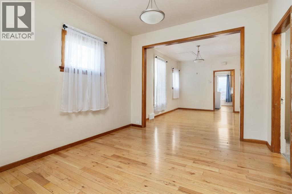 5015 52a Street, Camrose, Alberta  T4V 3Y7 - Photo 10 - A2305313