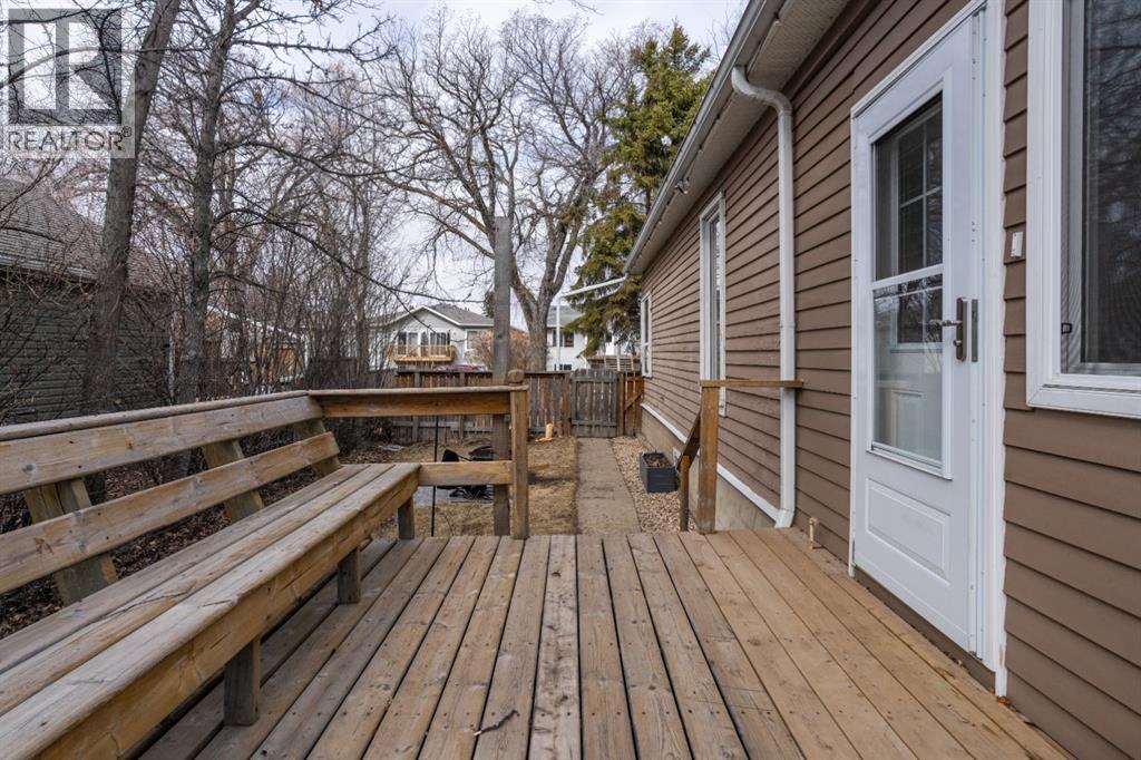 5015 52a Street, Camrose, Alberta  T4V 3Y7 - Photo 2 - A2305313