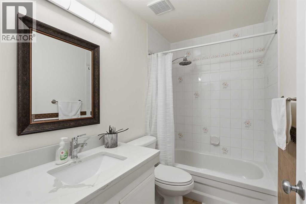 310 Hawkstone Manor Nw, Calgary, Alberta  T3G 2X2 - Photo 11 - A2306089