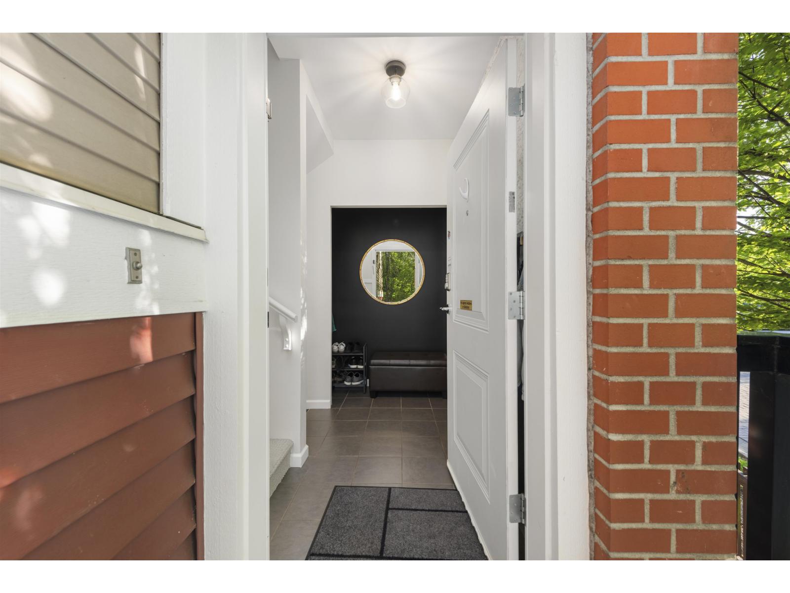 1 19505 68a Avenue, Surrey, British Columbia  V4N 6K3 - Photo 2 - R3117194