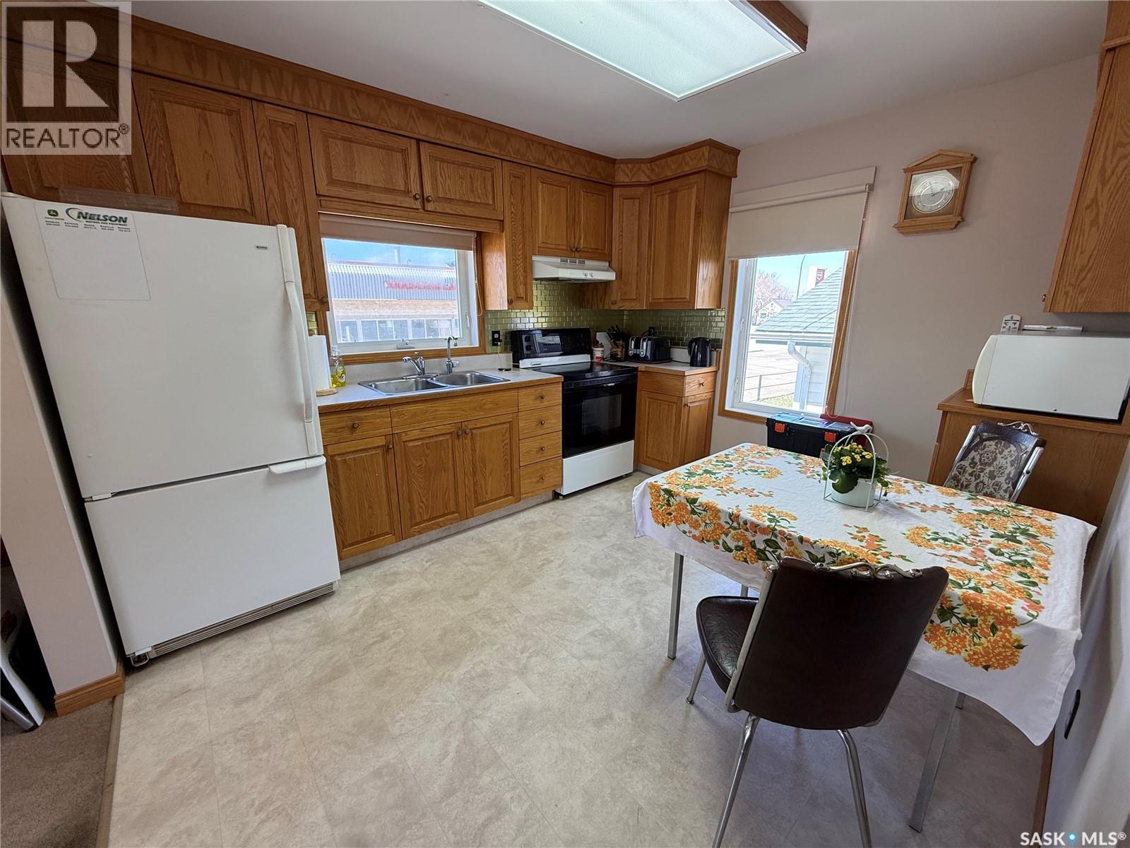 737 Third Street, Estevan, Saskatchewan  S4A 0P7 - Photo 10 - SK034240