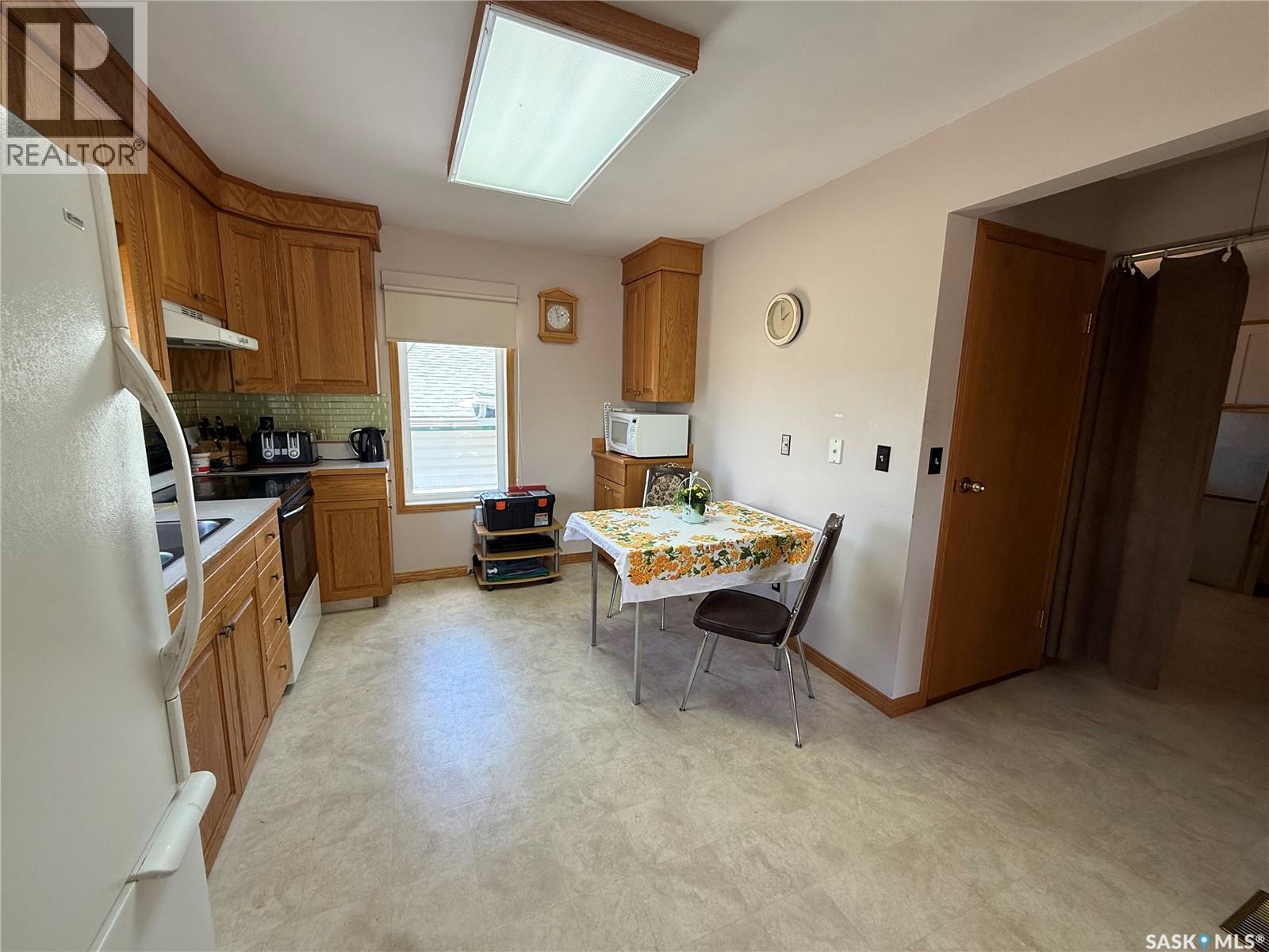 737 Third Street, Estevan, Saskatchewan  S4A 0P7 - Photo 12 - SK034240