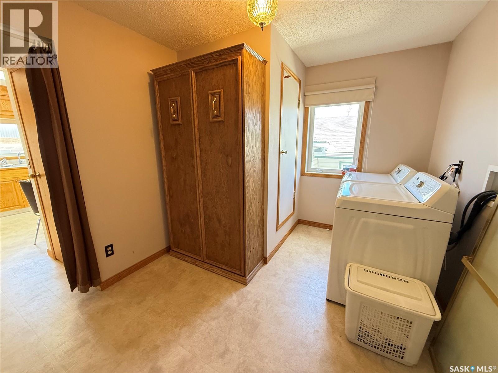 737 Third Street, Estevan, Saskatchewan  S4A 0P7 - Photo 13 - SK034240