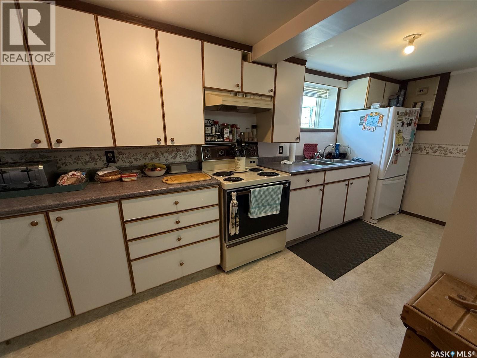 737 Third Street, Estevan, Saskatchewan  S4A 0P7 - Photo 16 - SK034240