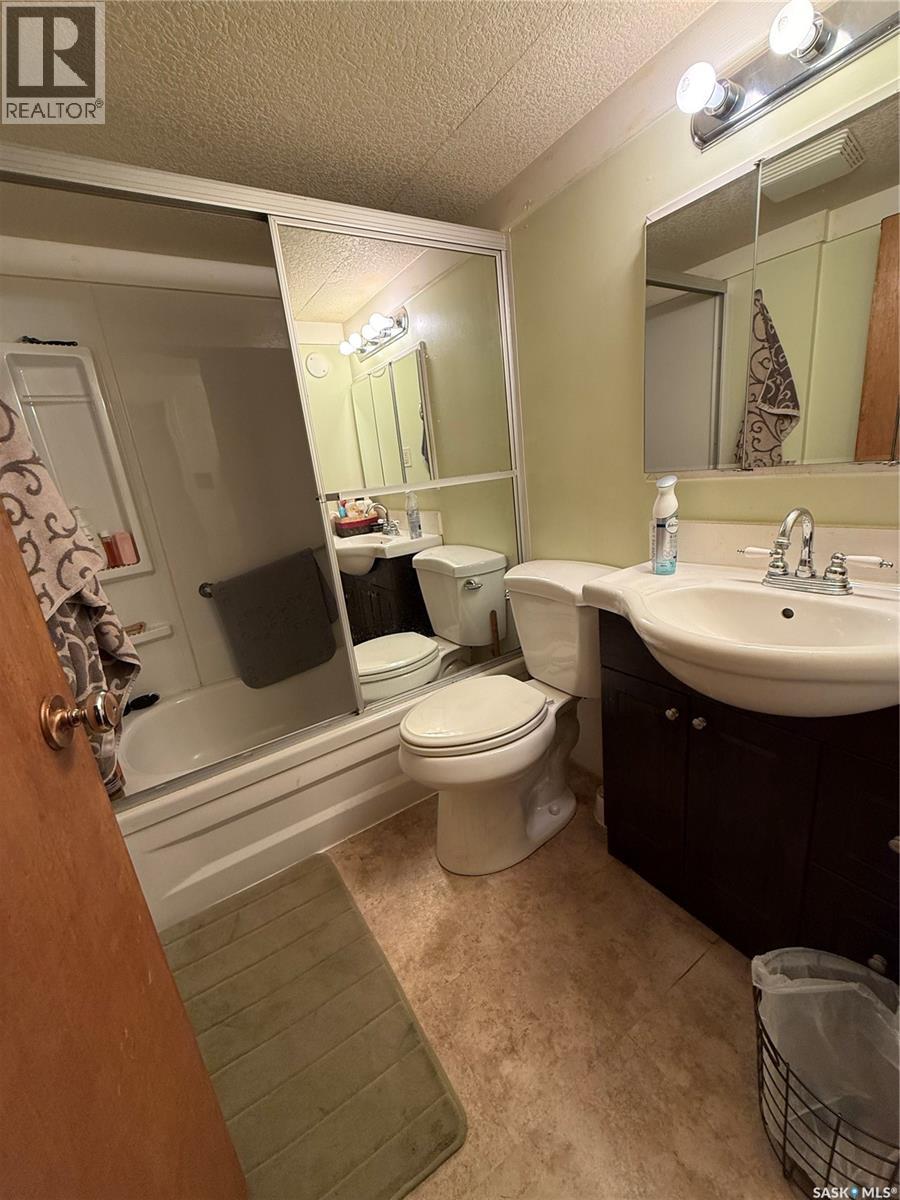 737 Third Street, Estevan, Saskatchewan  S4A 0P7 - Photo 22 - SK034240