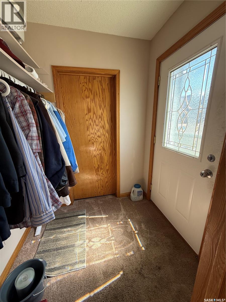 737 Third Street, Estevan, Saskatchewan  S4A 0P7 - Photo 6 - SK034240