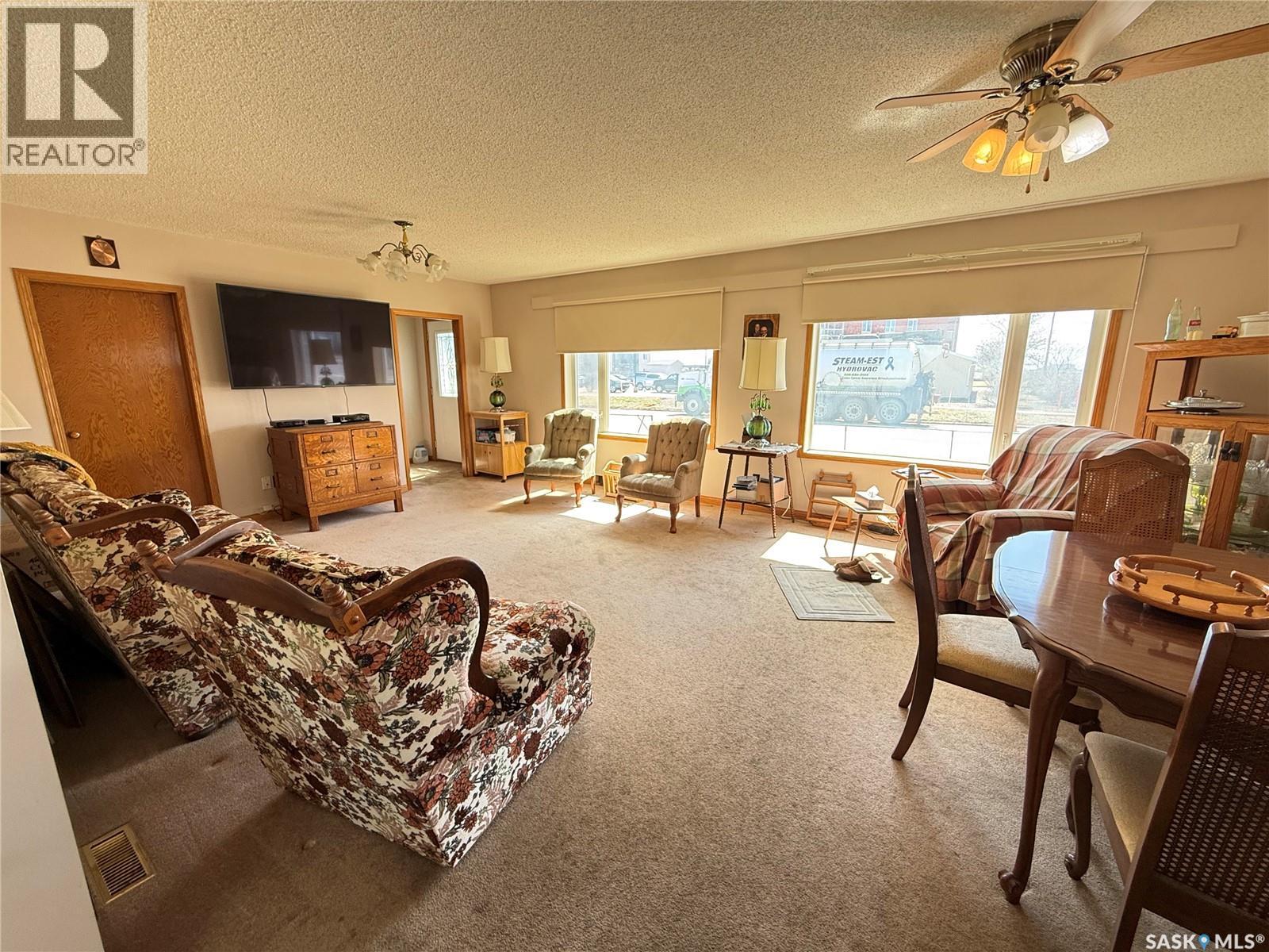 737 Third Street, Estevan, Saskatchewan  S4A 0P7 - Photo 9 - SK034240