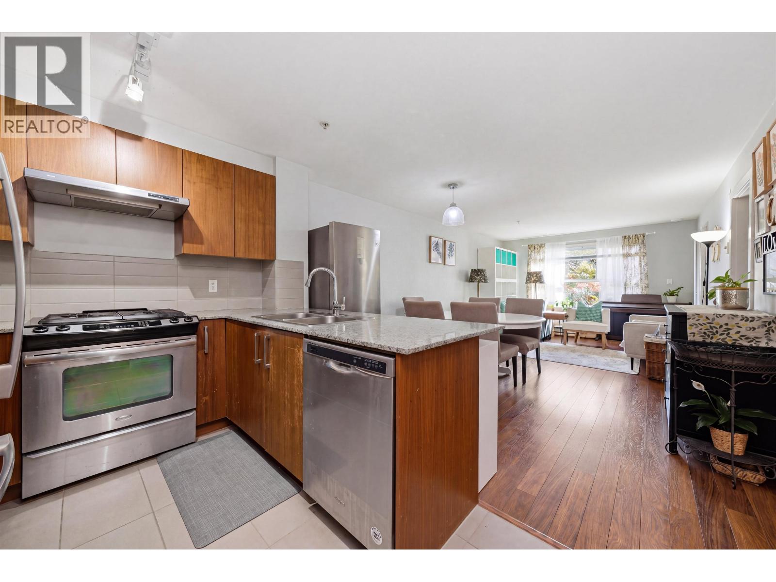 109 5889 Irmin Street, Burnaby, British Columbia  V5J 0C1 - Photo 3 - R3113971