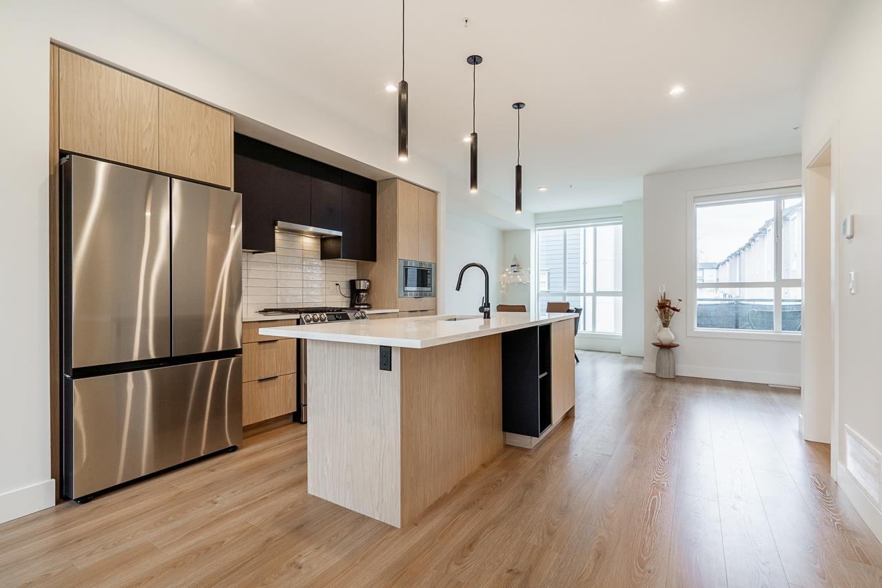 2 7670 207 STREET, Langley, British Columbia