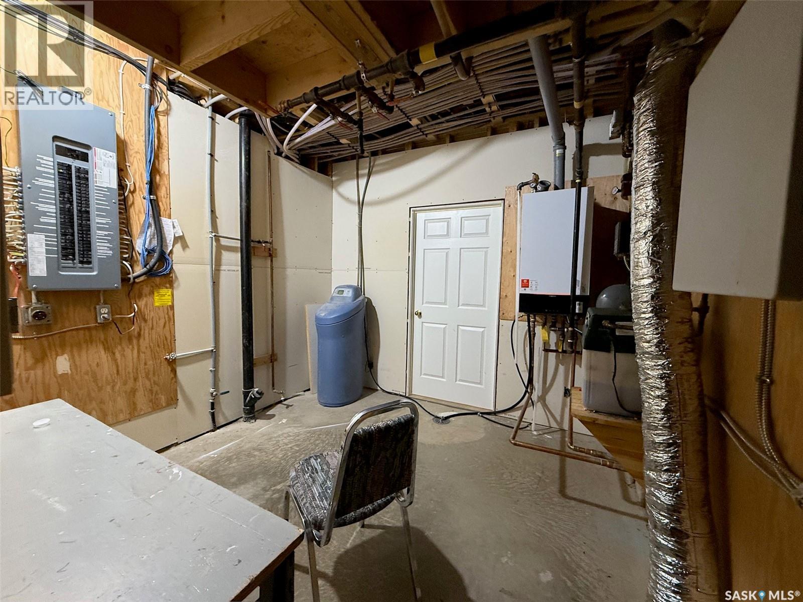 316 Railway Avenue, Webb, Saskatchewan  S9H 2X0 - Photo 25 - SK034097