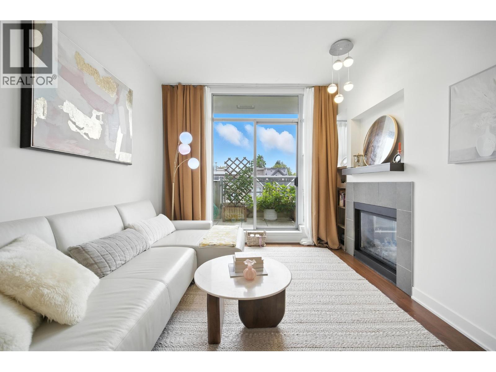 404 3595 W 18TH AVENUE, Vancouver, British Columbia