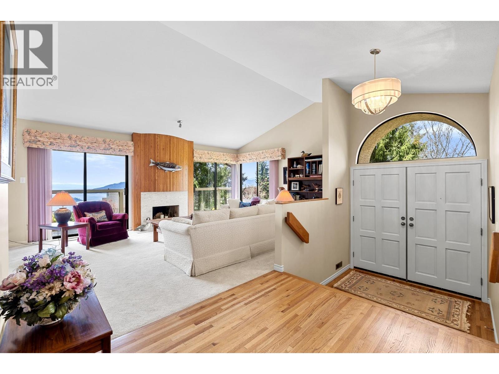 4724 Woodburn Court, West Vancouver, British Columbia  V7S 3B3 - Photo 4 - R3117184