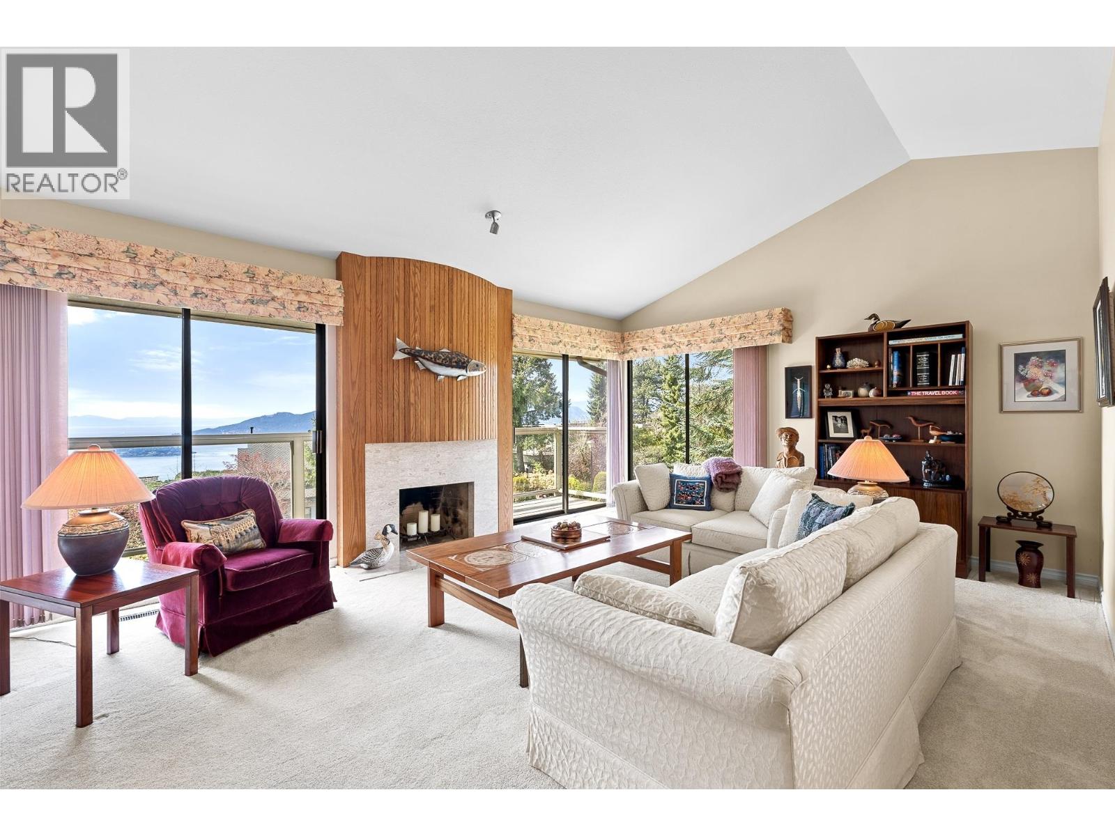 4724 Woodburn Court, West Vancouver, British Columbia  V7S 3B3 - Photo 5 - R3117184