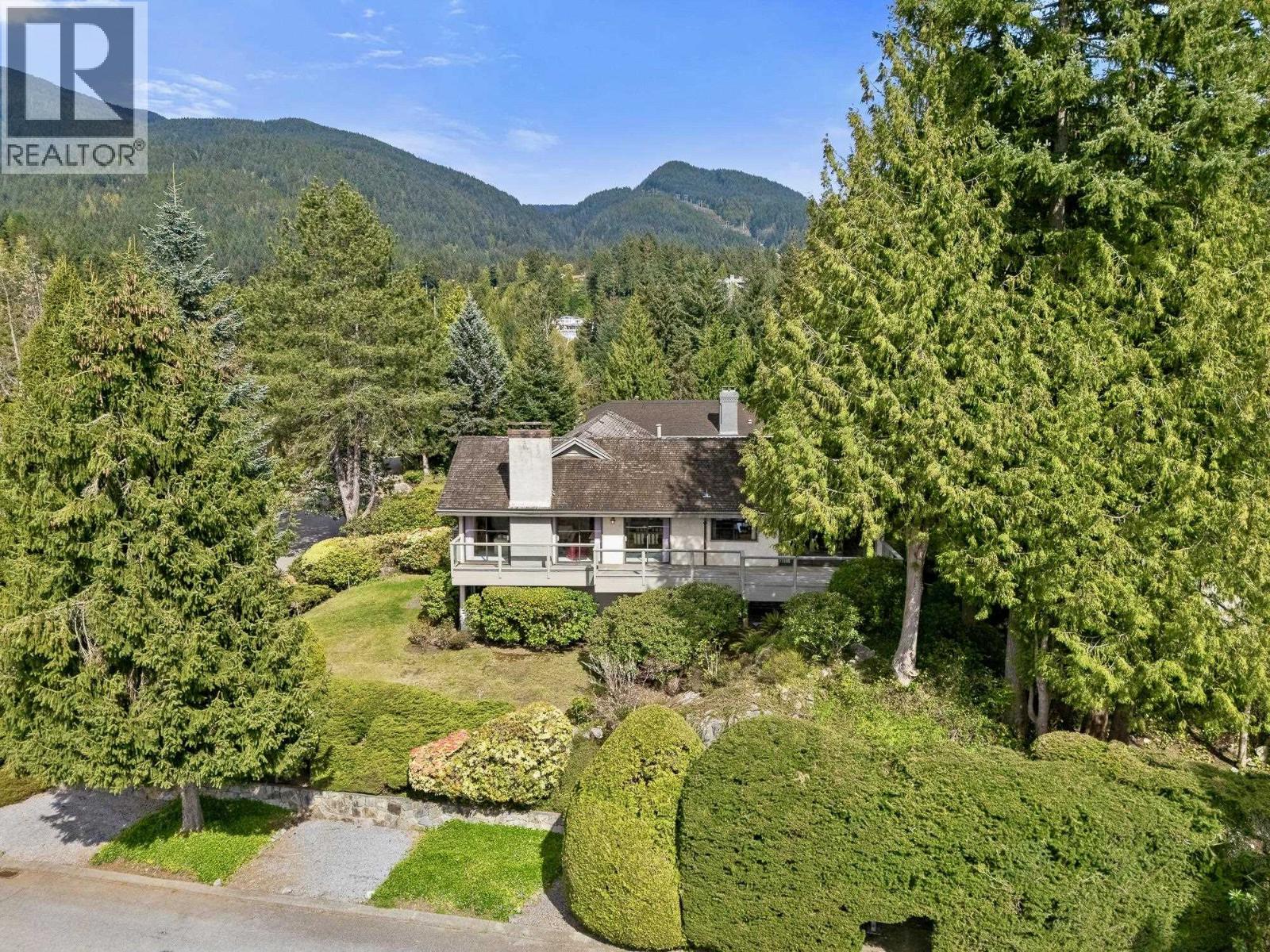 4724 Woodburn Court, West Vancouver, British Columbia  V7S 3B3 - Photo 32 - R3117184