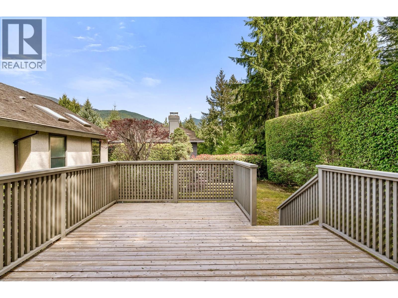 4724 Woodburn Court, West Vancouver, British Columbia  V7S 3B3 - Photo 28 - R3117184