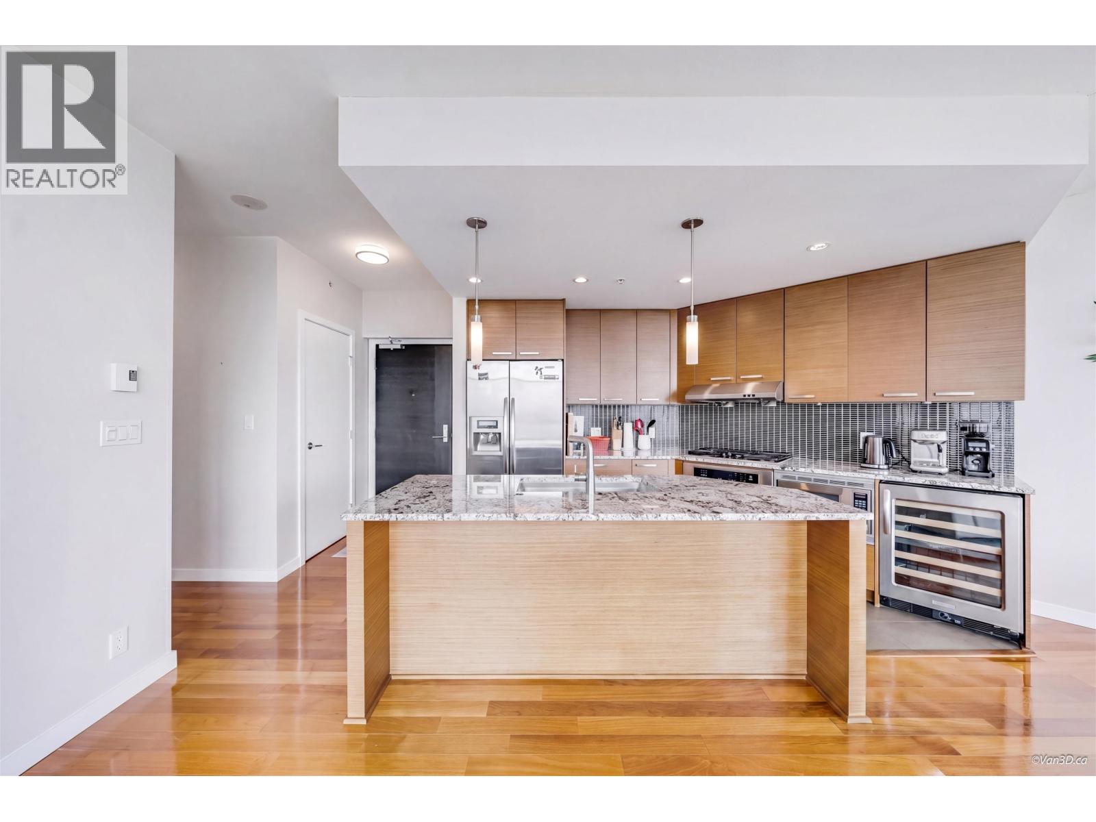 2405 6188 Wilson Avenue, Burnaby, British Columbia  V5H 0A5 - Photo 3 - R3110236