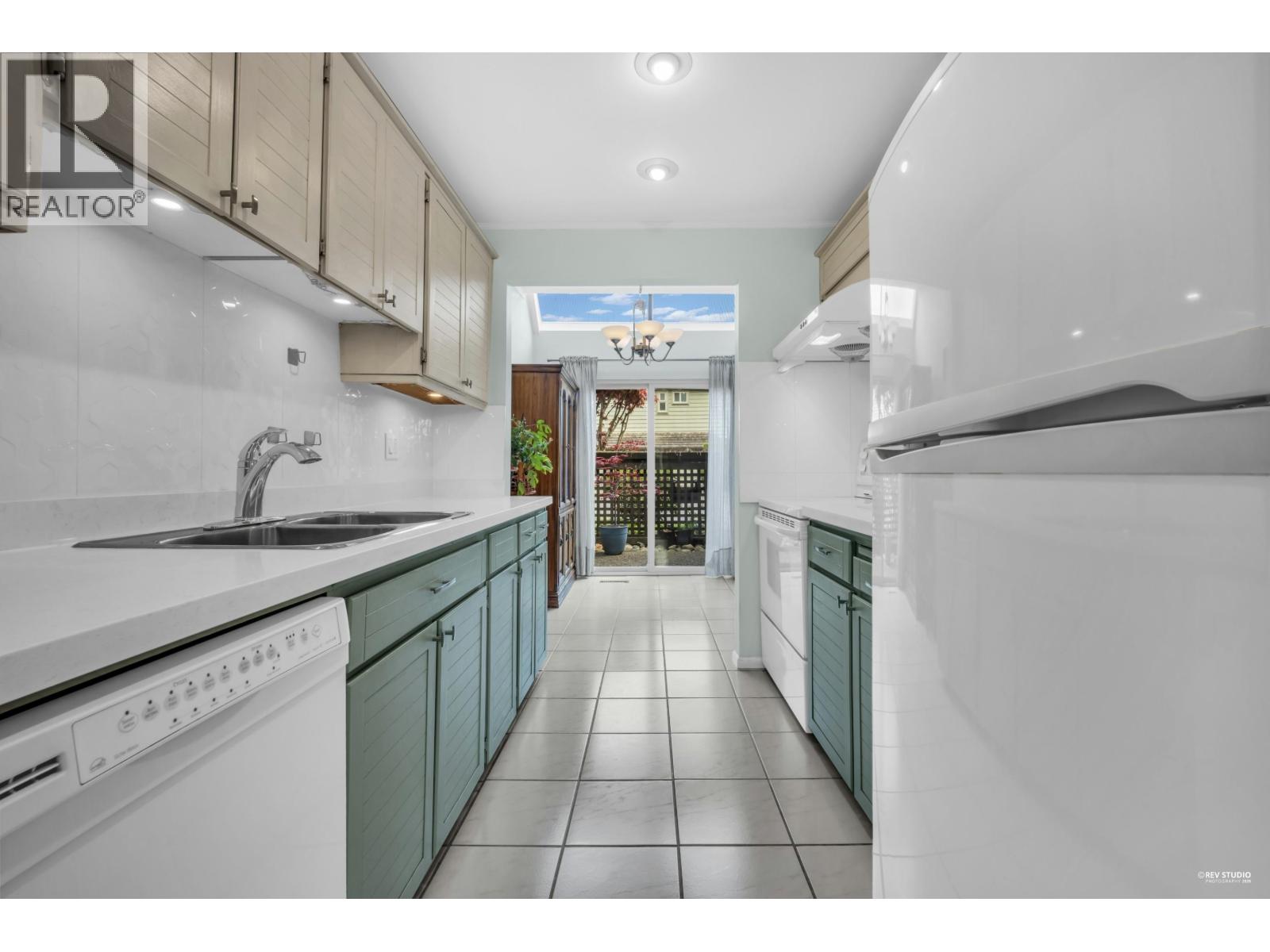 2 8311 Saunders Road, Richmond, British Columbia  V7A 2A6 - Photo 8 - R3117108