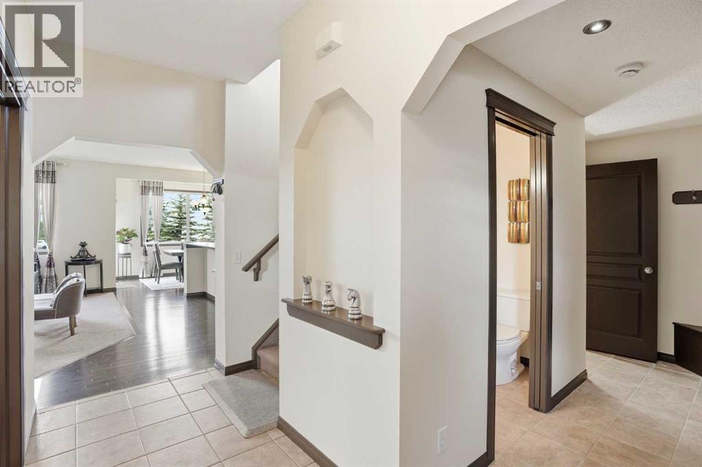 6 Springborough Green SW, Calgary, Alberta  T3H 5M6 - Photo 3 - A2301423