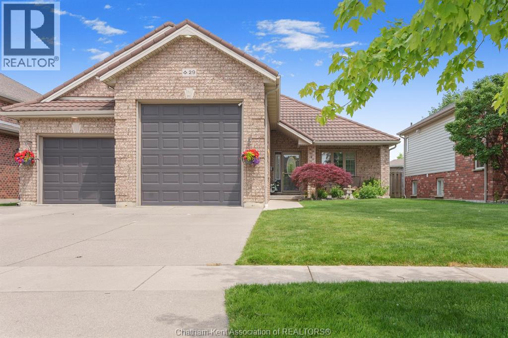 MLS# 26005212: 29 MORNING GLORY LANE, Chatham, Canada