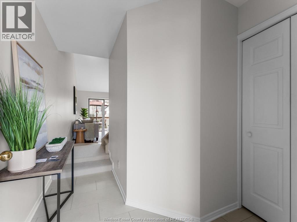 30 Cheyenne Court, Leamington, Ontario  N8H 5E3 - Photo 5 - 26007412