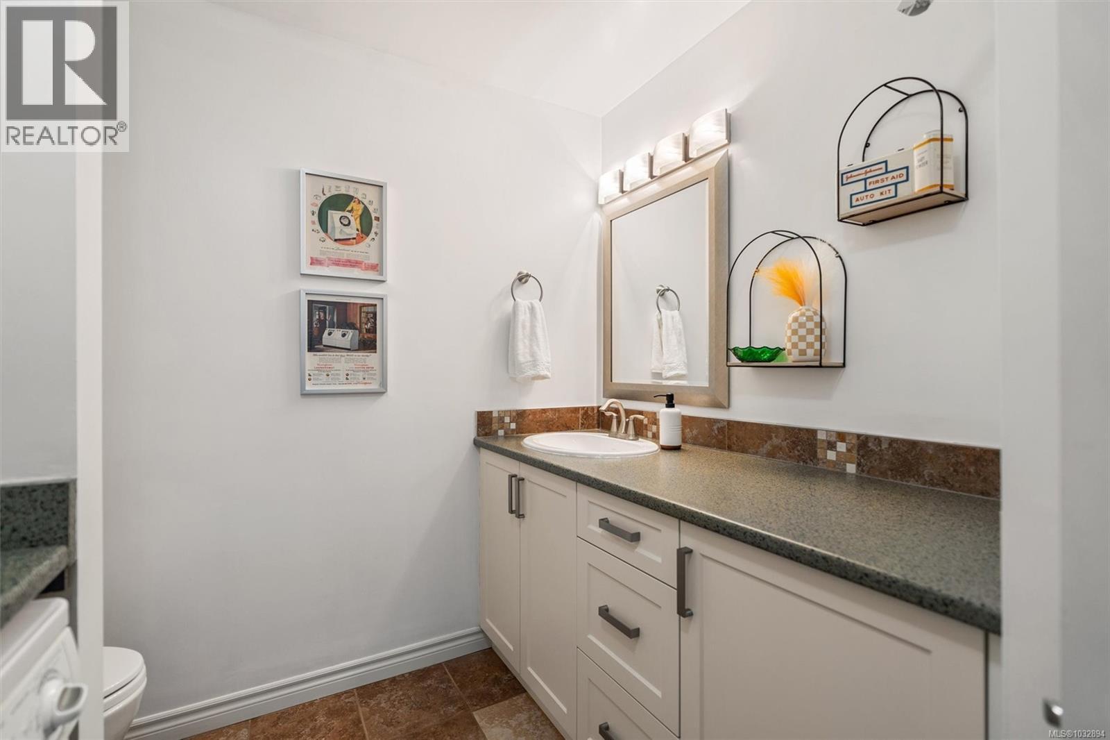 48 Falstaff Pl, View Royal, British Columbia  V9A 7A5 - Photo 18 - 1032894