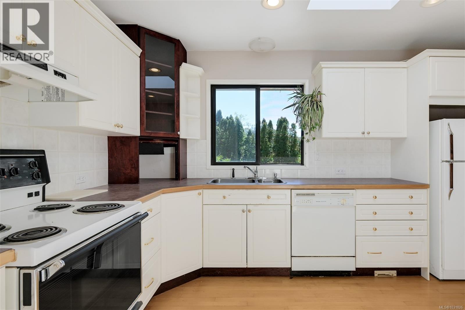 1809 Jade Pl, Saanich, British Columbia  V9P 3E5 - Photo 10 - 1031826