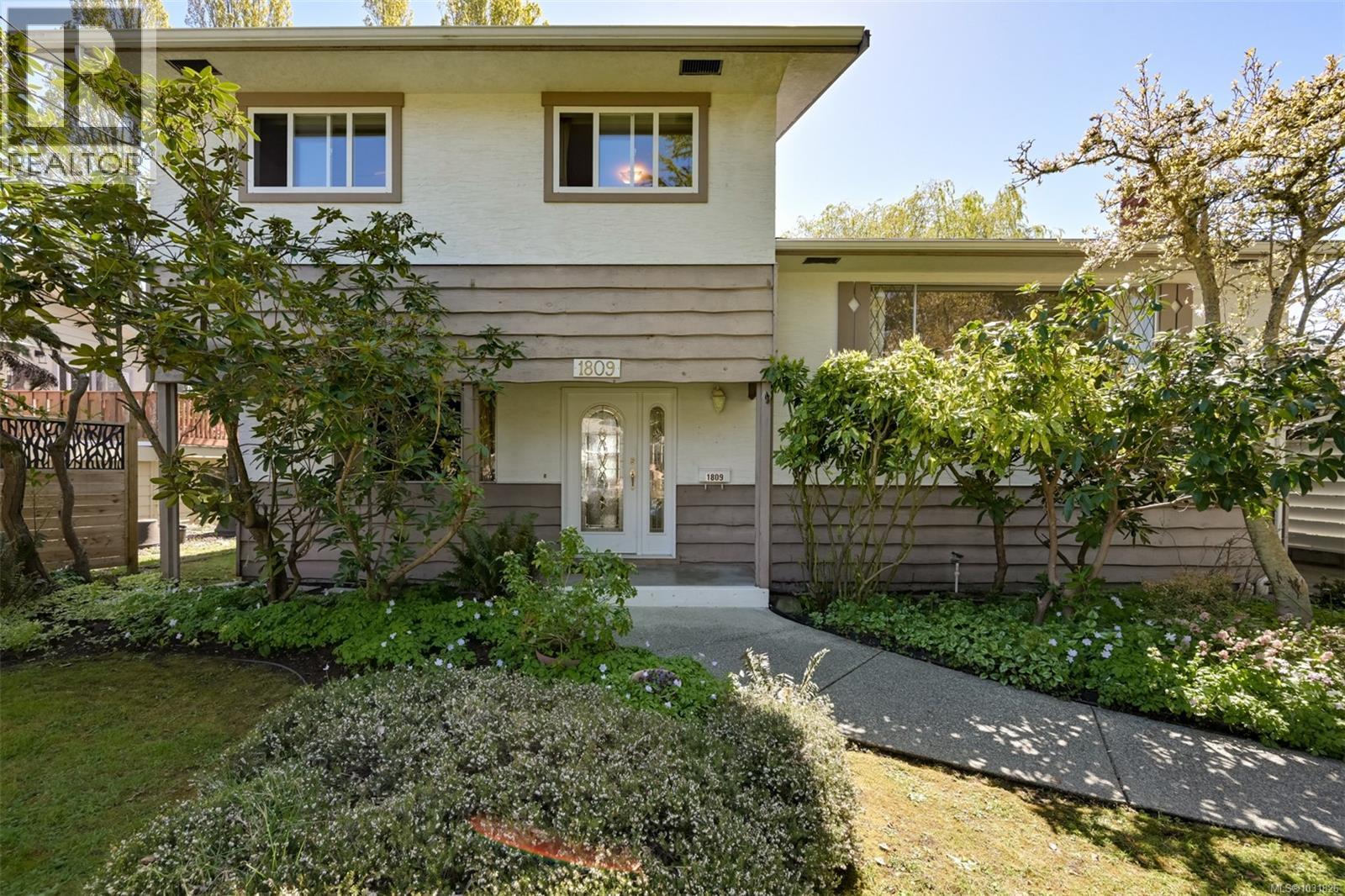 1809 Jade Pl, Saanich, British Columbia  V9P 3E5 - Photo 3 - 1031826