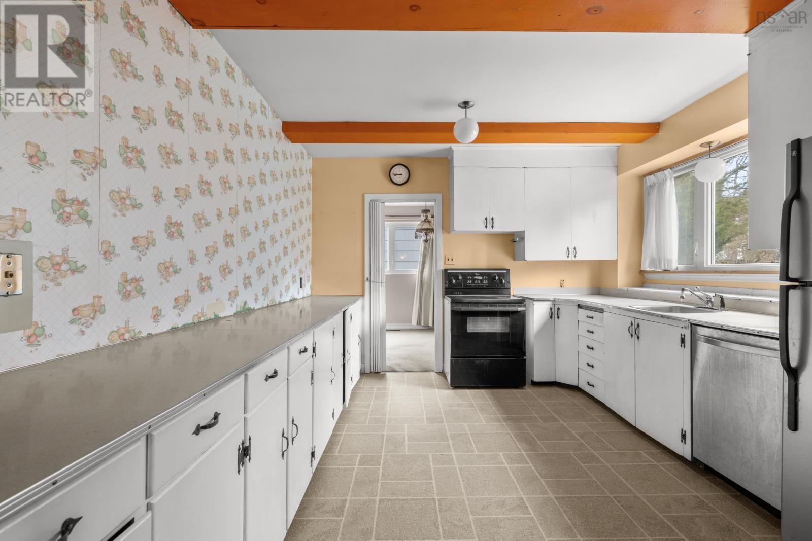 16 Glenn Drive, Halifax, Nova Scotia  B3M 2B9 - Photo 6 - 202607352