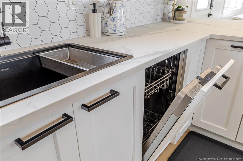 7 Barrington Road, Fredericton, New Brunswick  E3C 0A5 - Photo 11 - NB137894