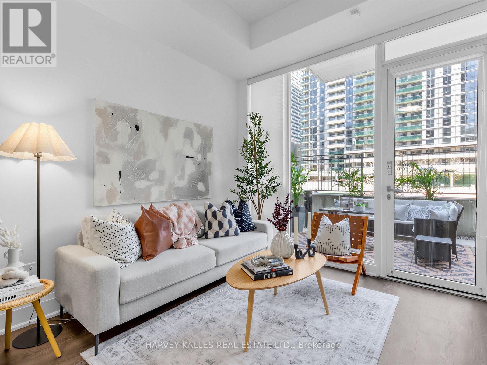 Th 13 - 30 Roehampton Avenue, Toronto, Ontario  M4P 1R2 - Photo 7 - C13052824