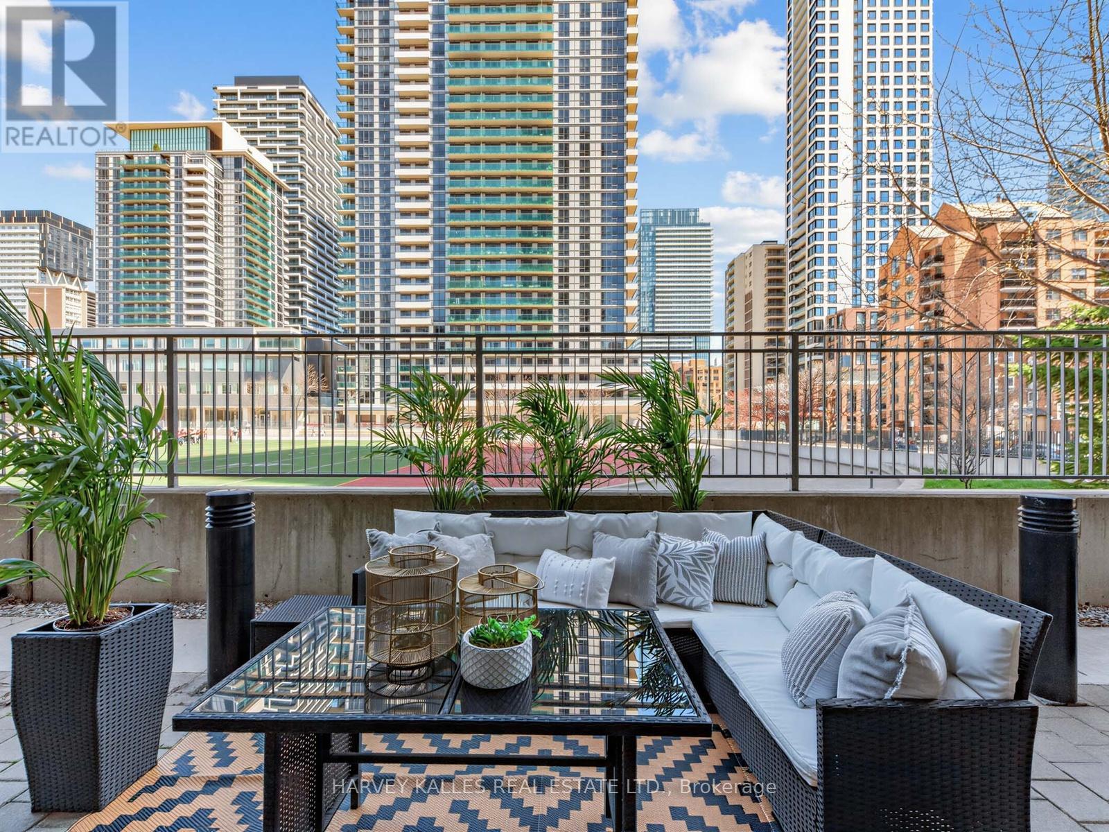 Th 13 - 30 Roehampton Avenue, Toronto, Ontario  M4P 1R2 - Photo 13 - C13052824