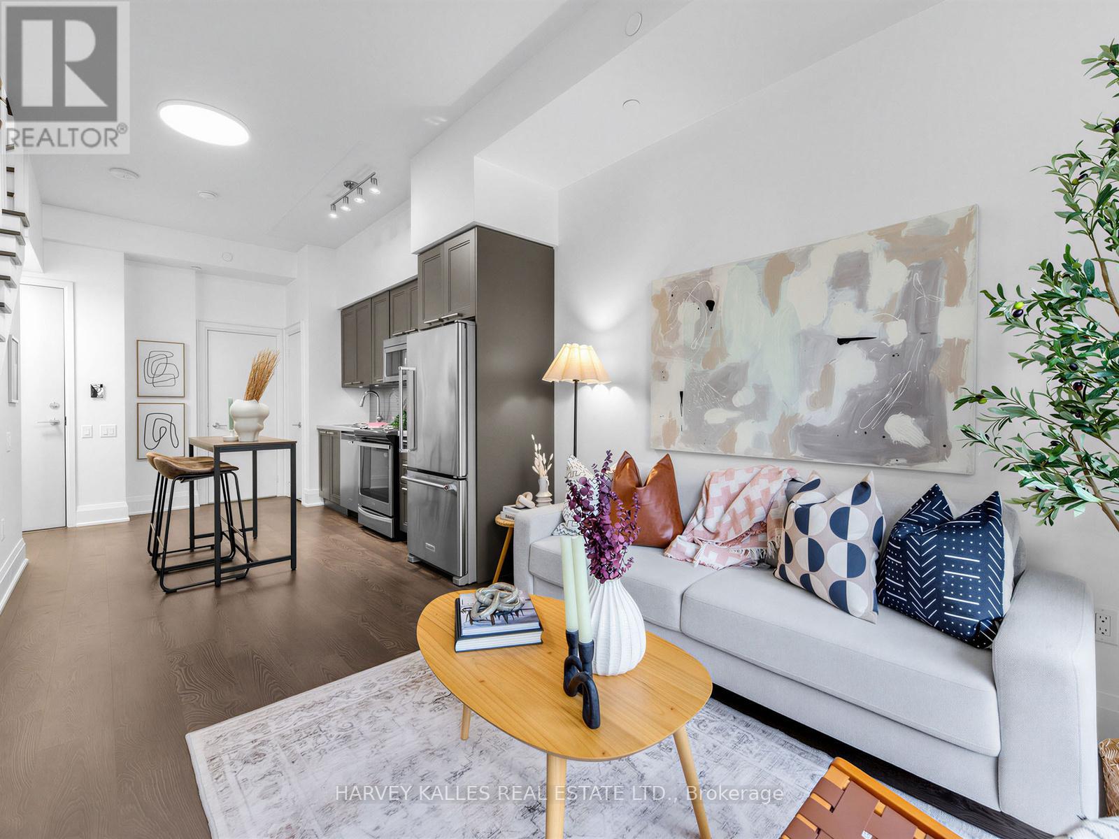 Th 13 - 30 Roehampton Avenue, Toronto, Ontario  M4P 1R2 - Photo 8 - C13052824