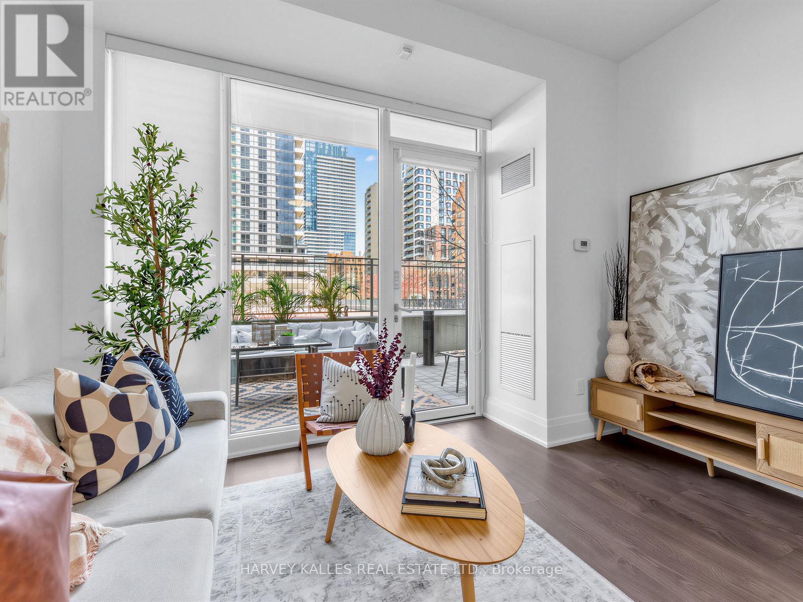 Th 13 - 30 Roehampton Avenue, Toronto, Ontario  M4P 1R2 - Photo 6 - C13052824