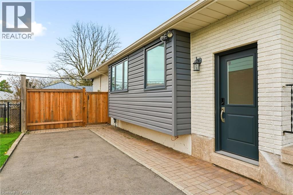 30 Darlington Drive, Hamilton, Ontario  L9C 2L7 - Photo 4 - 40825060