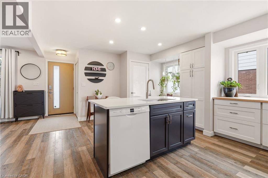 30 Darlington Drive, Hamilton, Ontario  L9C 2L7 - Photo 9 - 40825060