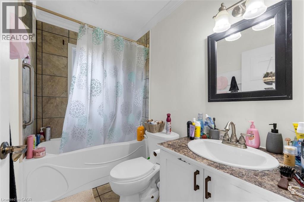 406 East 43rd Street, Hamilton, Ontario  L8T 3E3 - Photo 11 - 40824324