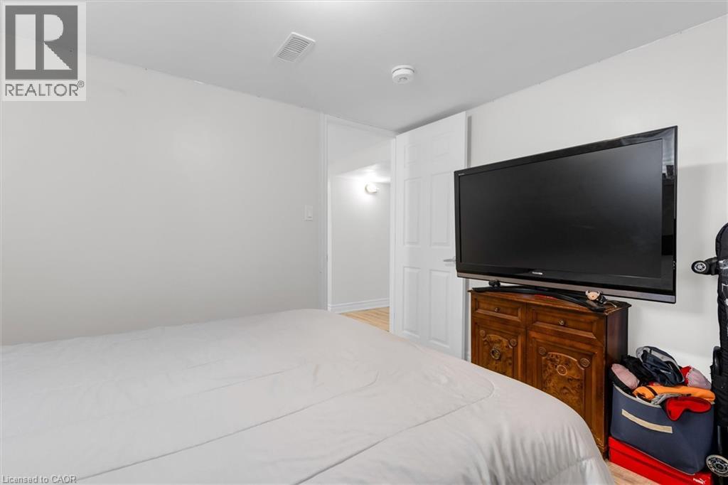 406 East 43rd Street, Hamilton, Ontario  L8T 3E3 - Photo 19 - 40824324