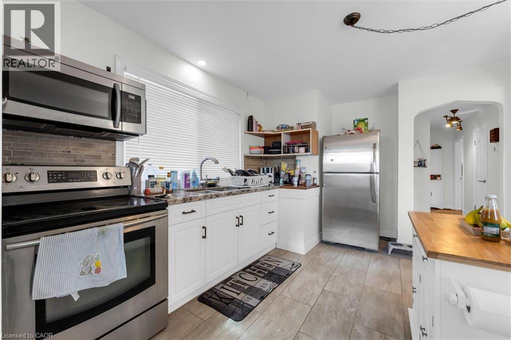 406 East 43rd Street, Hamilton, Ontario  L8T 3E3 - Photo 9 - 40824324