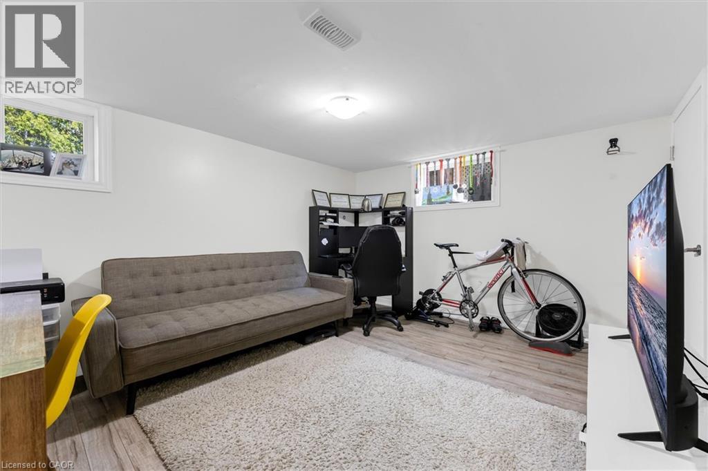 406 East 43rd Street, Hamilton, Ontario  L8T 3E3 - Photo 27 - 40822246