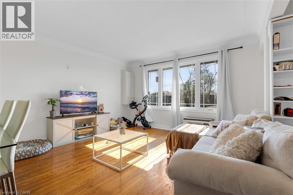 406 East 43rd Street, Hamilton, Ontario  L8T 3E3 - Photo 4 - 40822246