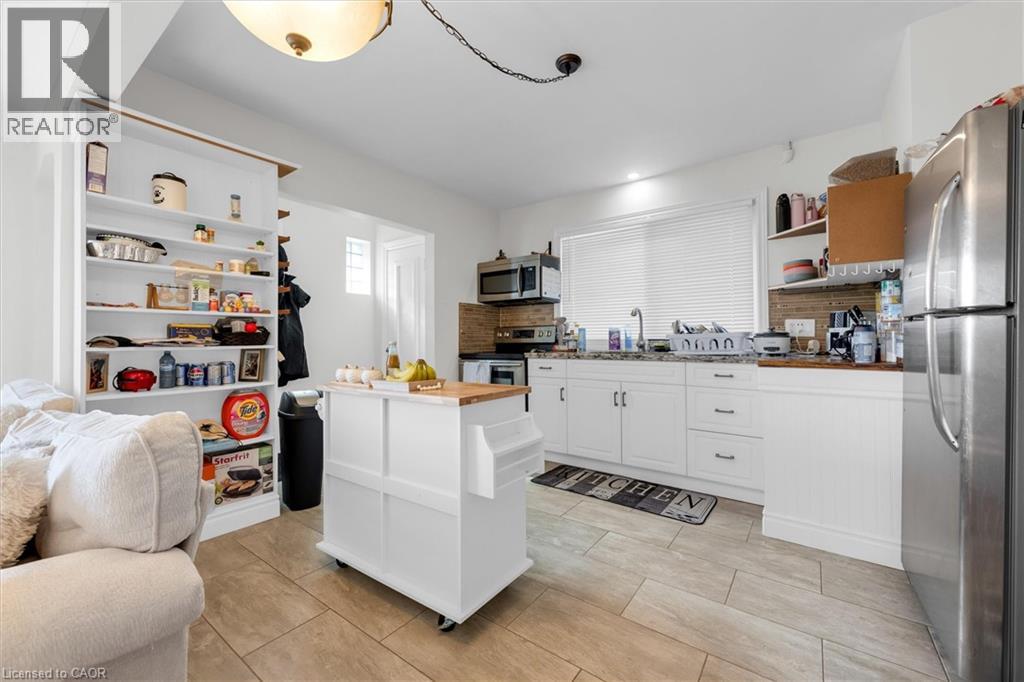 406 East 43rd Street, Hamilton, Ontario  L8T 3E3 - Photo 8 - 40822246