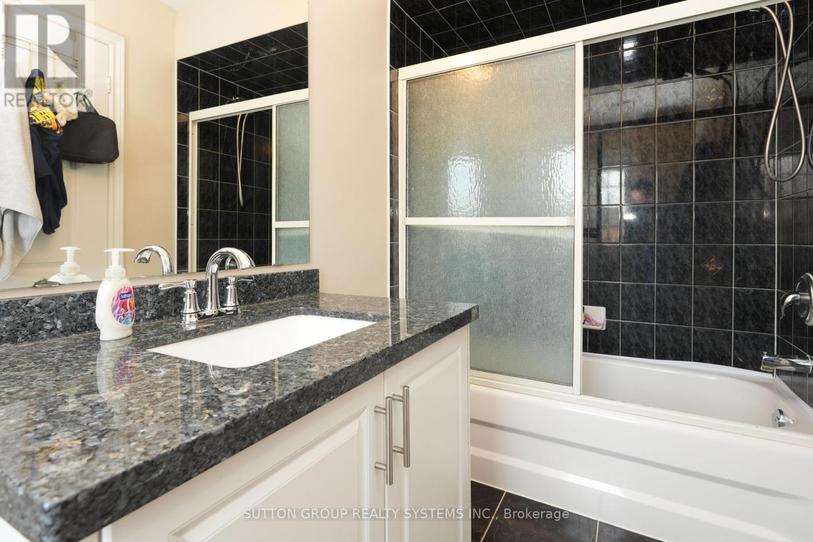 1382 Avon Drive, Mississauga, Ontario  L5N 7Z3 - Photo 29 - W12948292