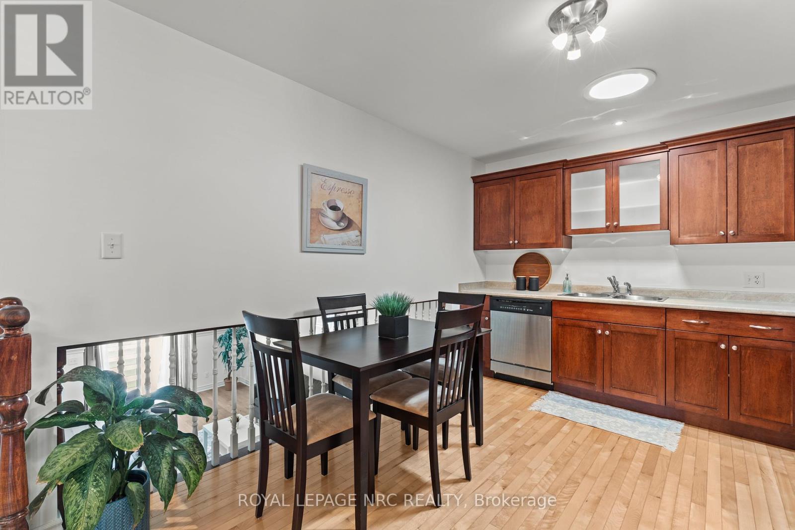 14 Hope Avenue W, Niagara-On-The-Lake, Ontario  L0S 1T0 - Photo 11 - X12832054