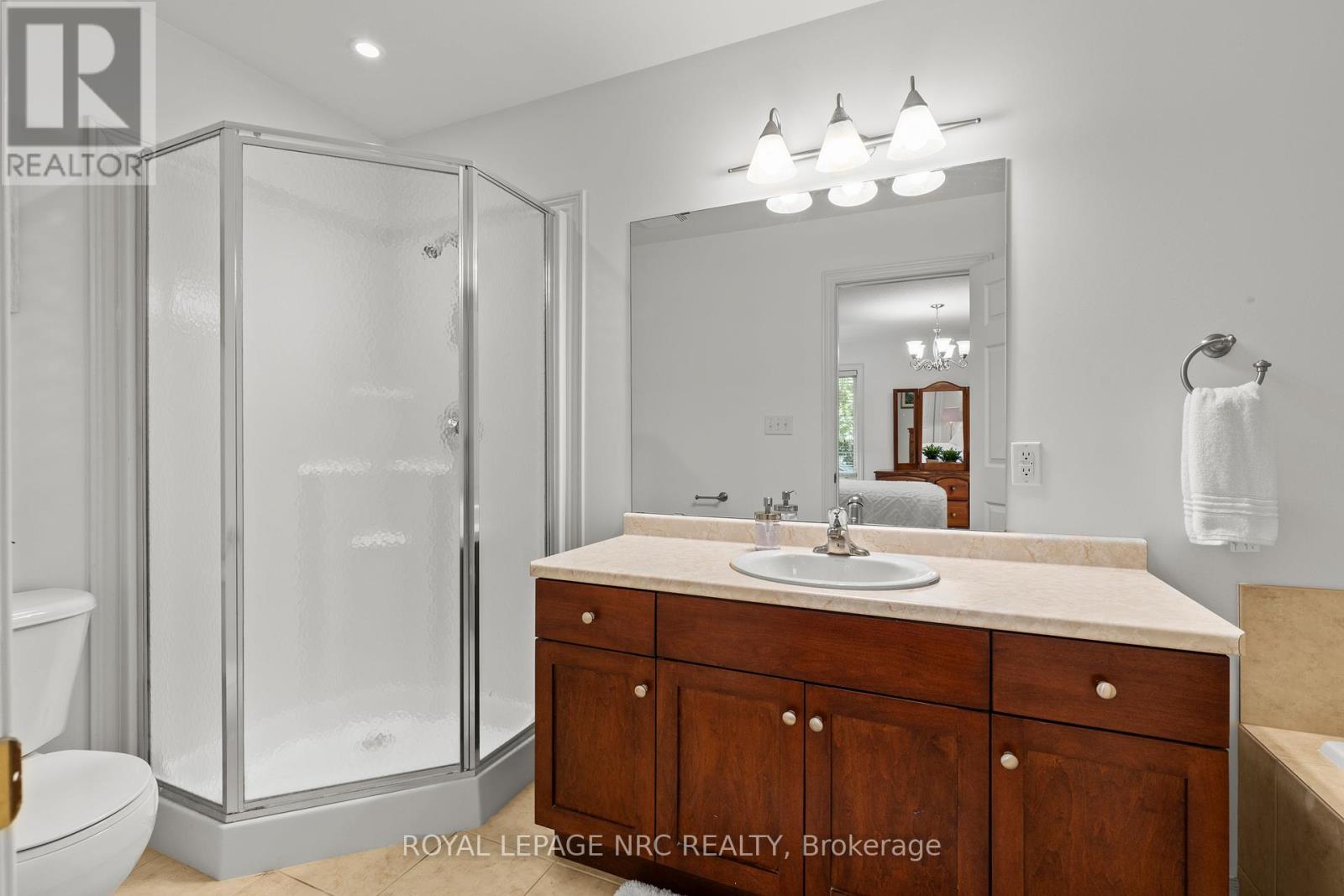 14 Hope Avenue W, Niagara-On-The-Lake, Ontario  L0S 1T0 - Photo 14 - X12832054