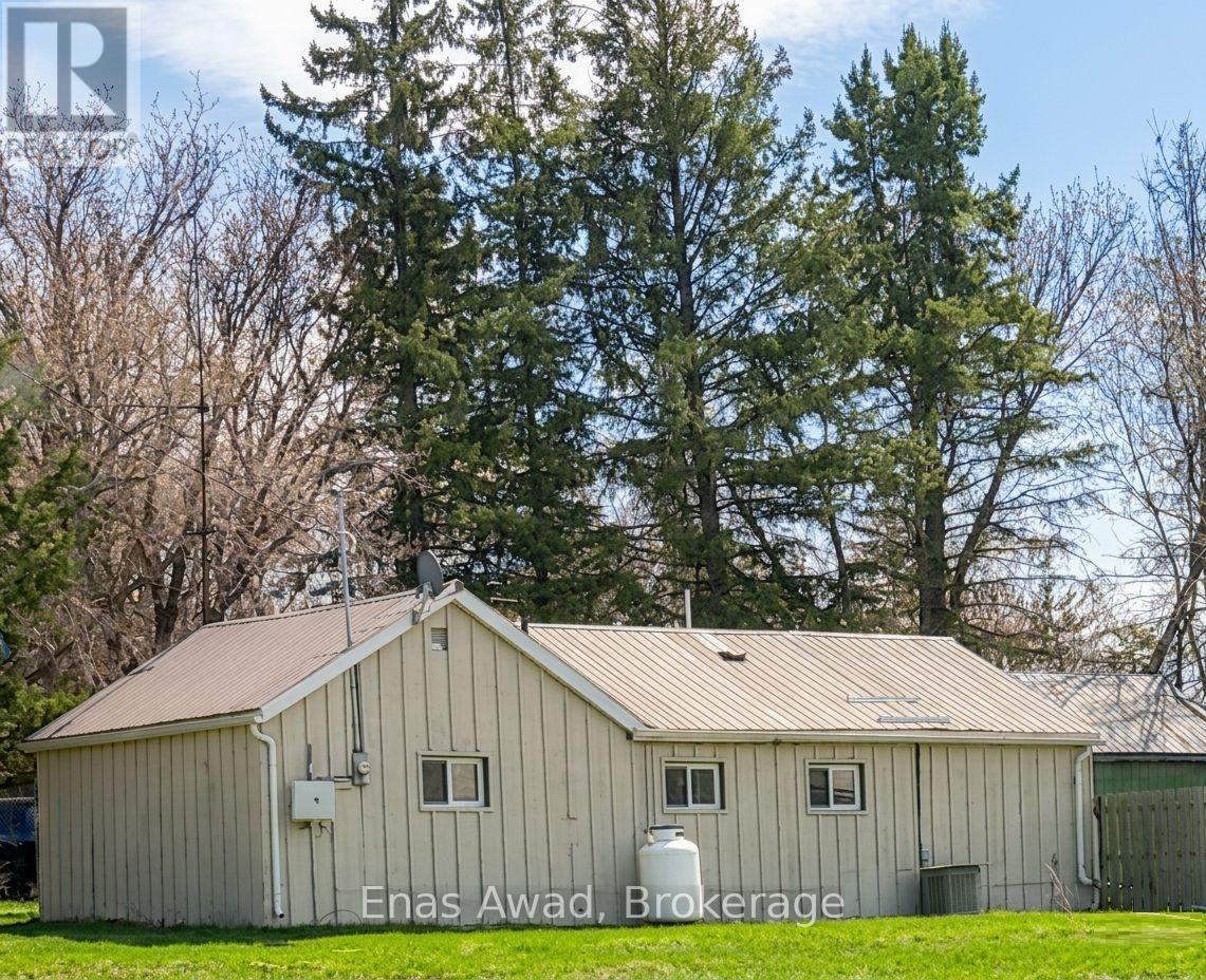 83 COUNTY RD 1, Prince Edward County, Ontario