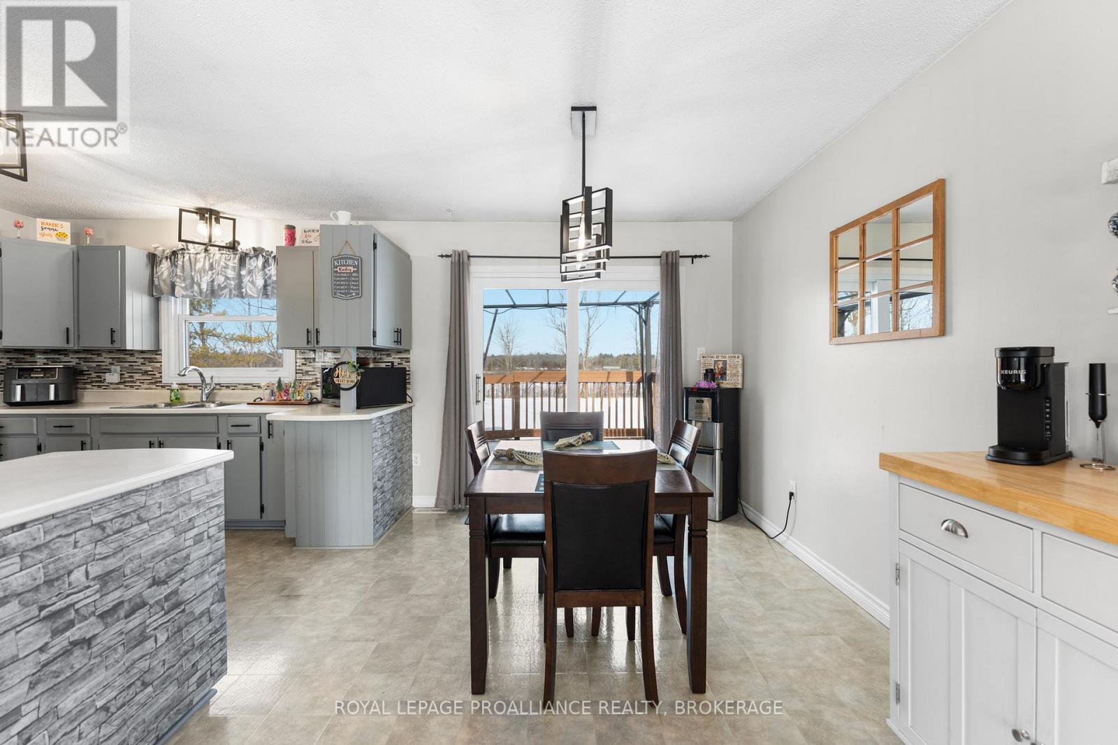 261 Shane Street, Loyalist, Ontario  K0H 2H0 - Photo 13 - X12992162