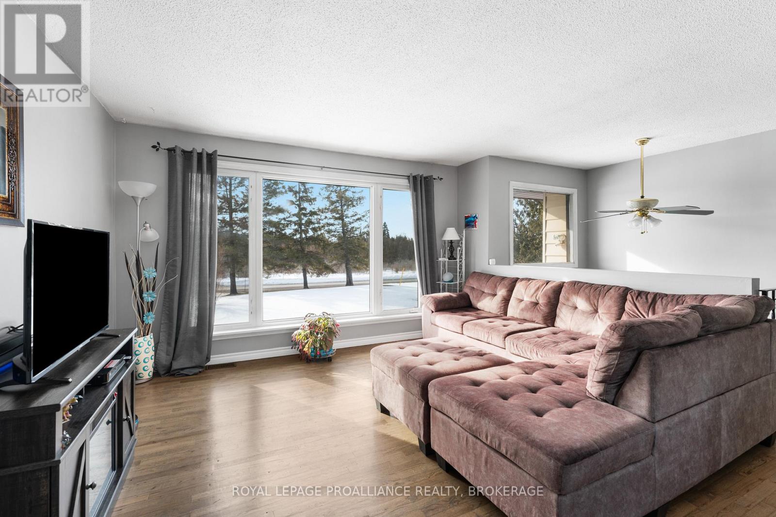 261 Shane Street, Loyalist, Ontario  K0H 2H0 - Photo 10 - X12992162