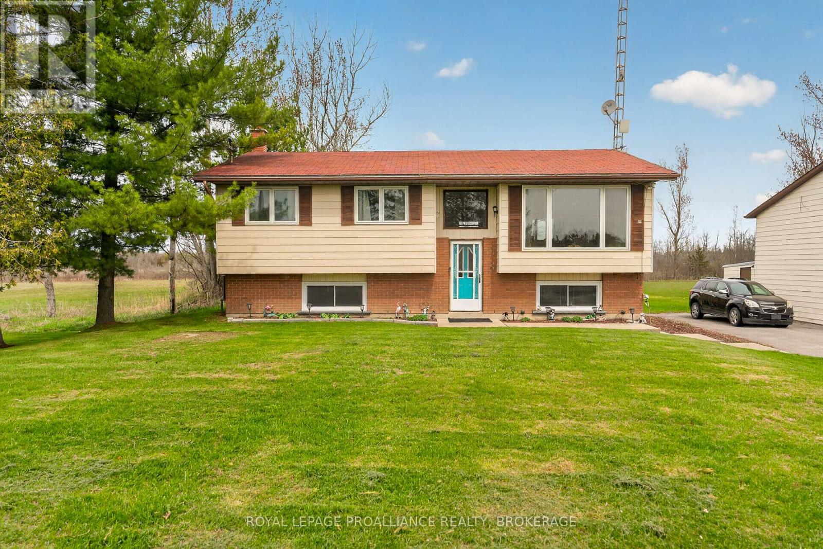 261 SHANE STREET, Loyalist, Ontario