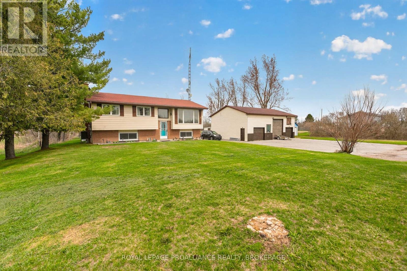 261 Shane Street, Loyalist, Ontario  K0H 2H0 - Photo 3 - X12992162