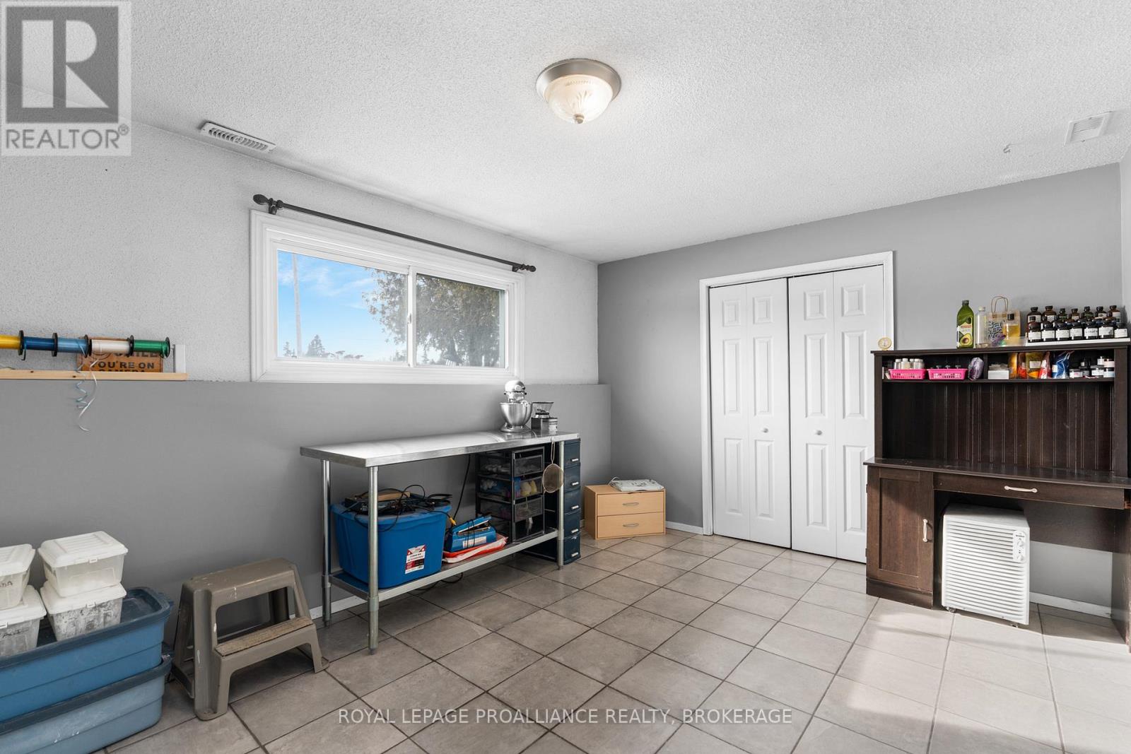 261 Shane Street, Loyalist, Ontario  K0H 2H0 - Photo 37 - X12992162